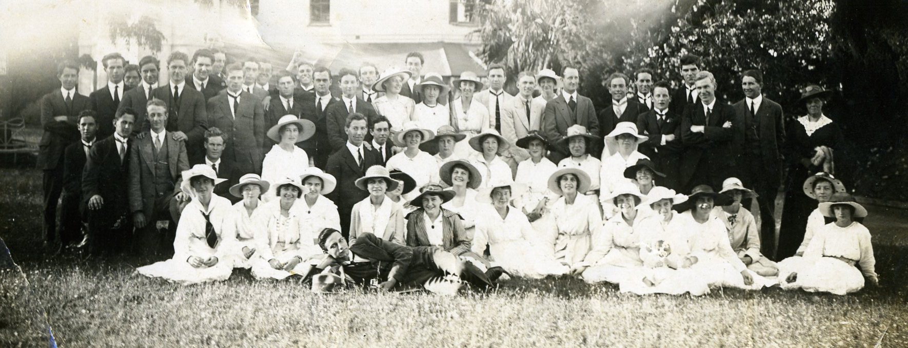 25P - Group of students in front of Shenton House 1918