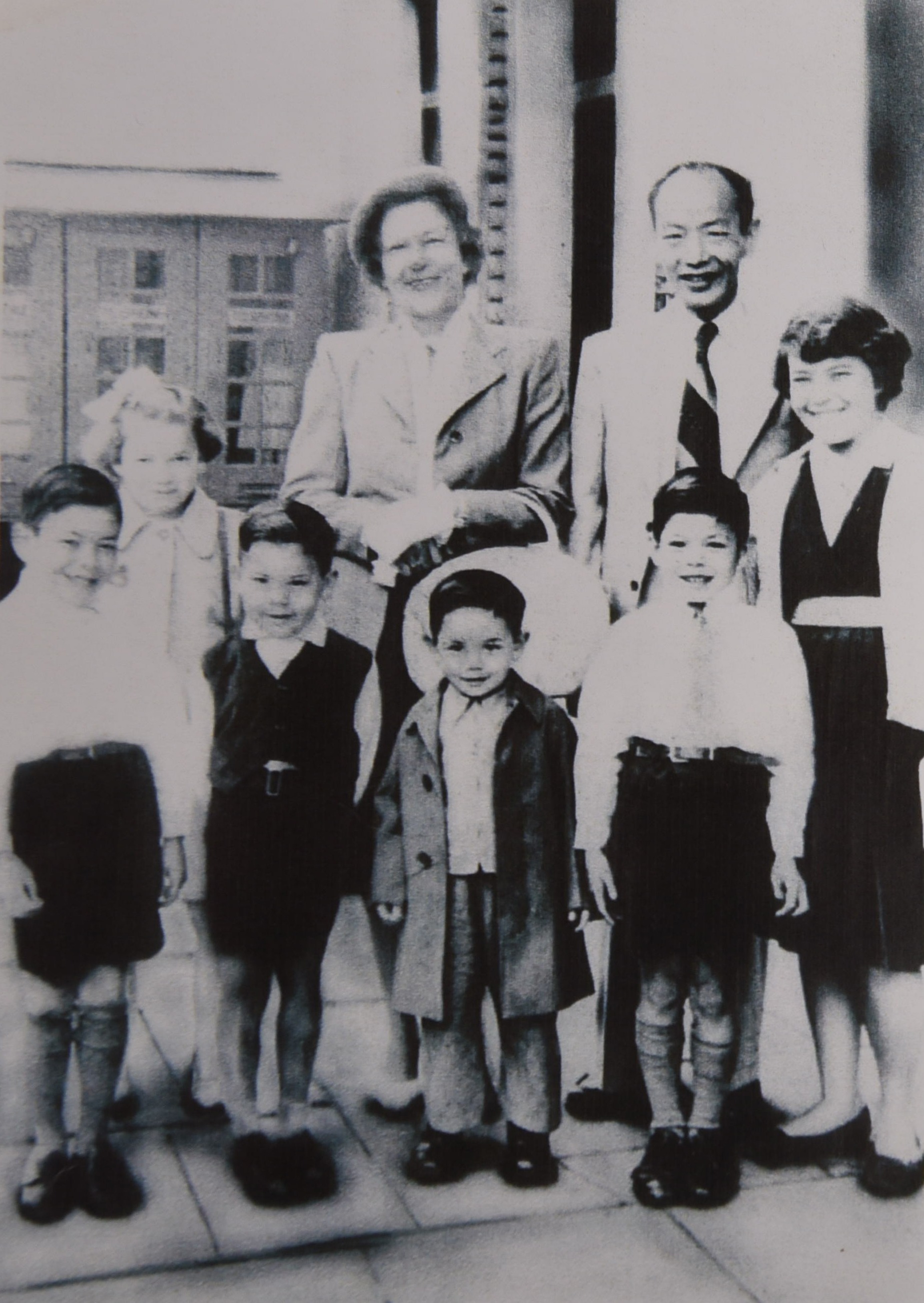 Wai Ching YUEN with wife and children
