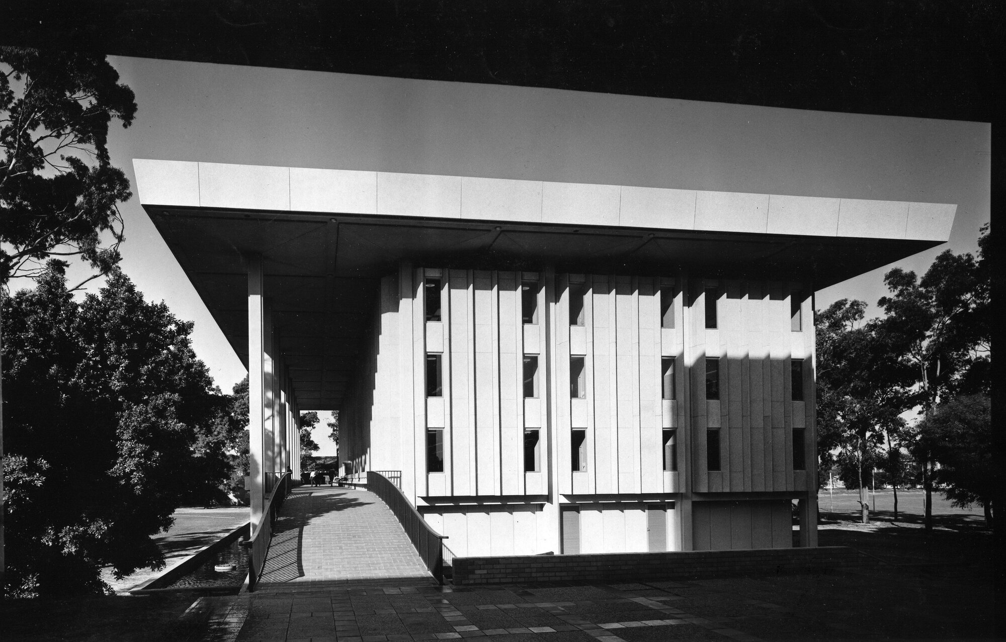292P - Reid Library - west elevation - 1965