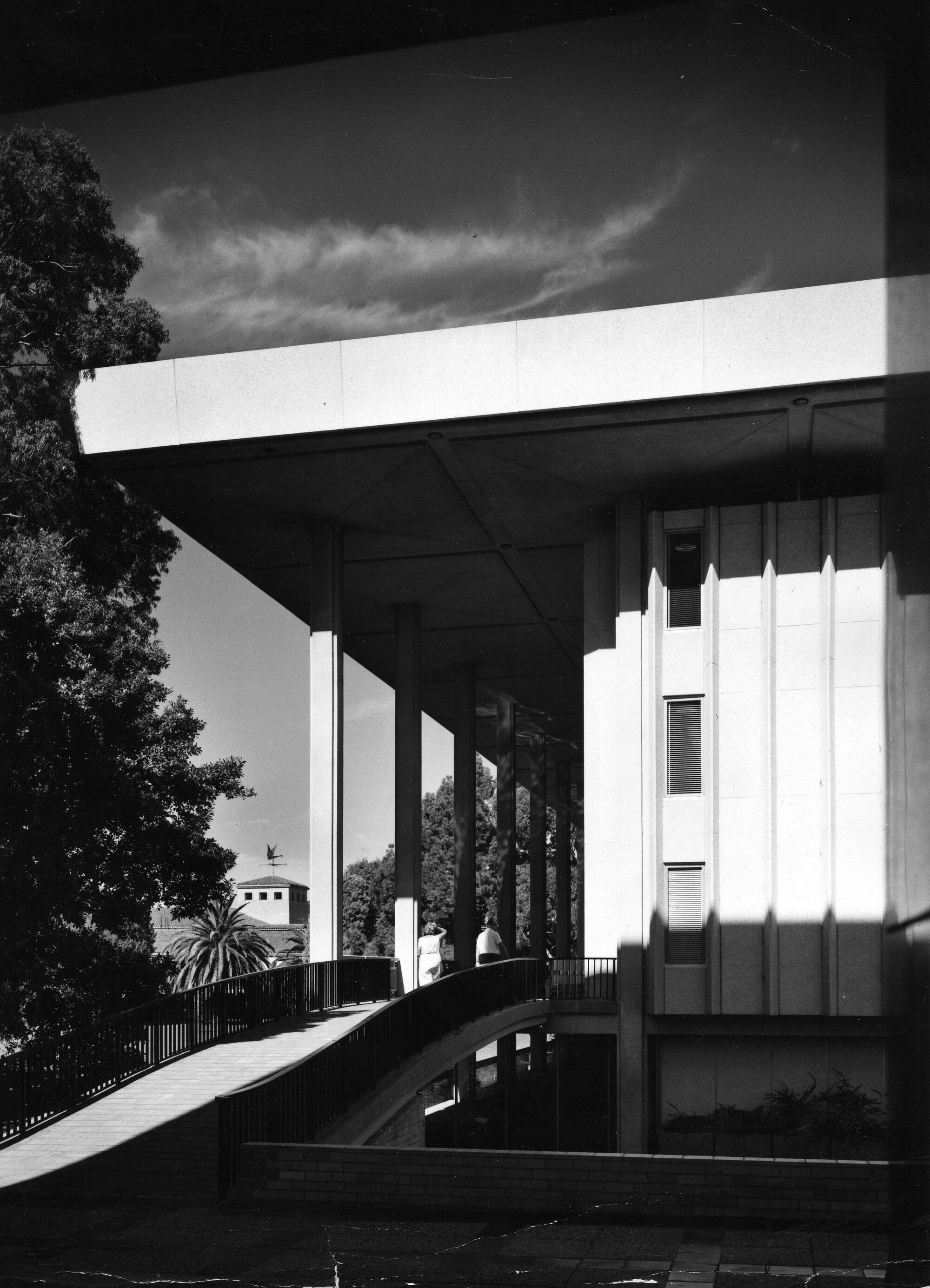 293P - Reid Library - west elevation - Bridge to Gallery