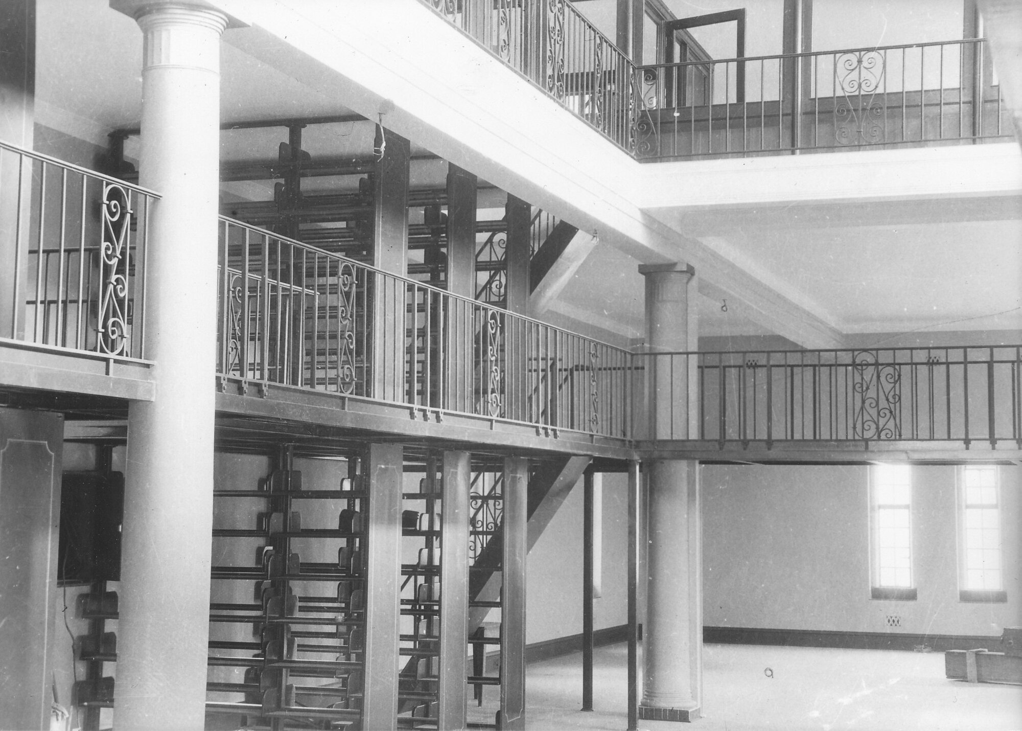 5836P - Library interior showing mezzanine and empty shelving - Administration Building - Prior to occupation - circa 1932