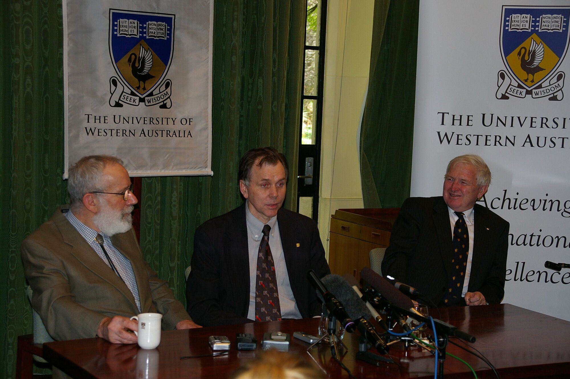 61703P - Dr Robin Warren - Professor Barry Marshall - Professor Alan Robson