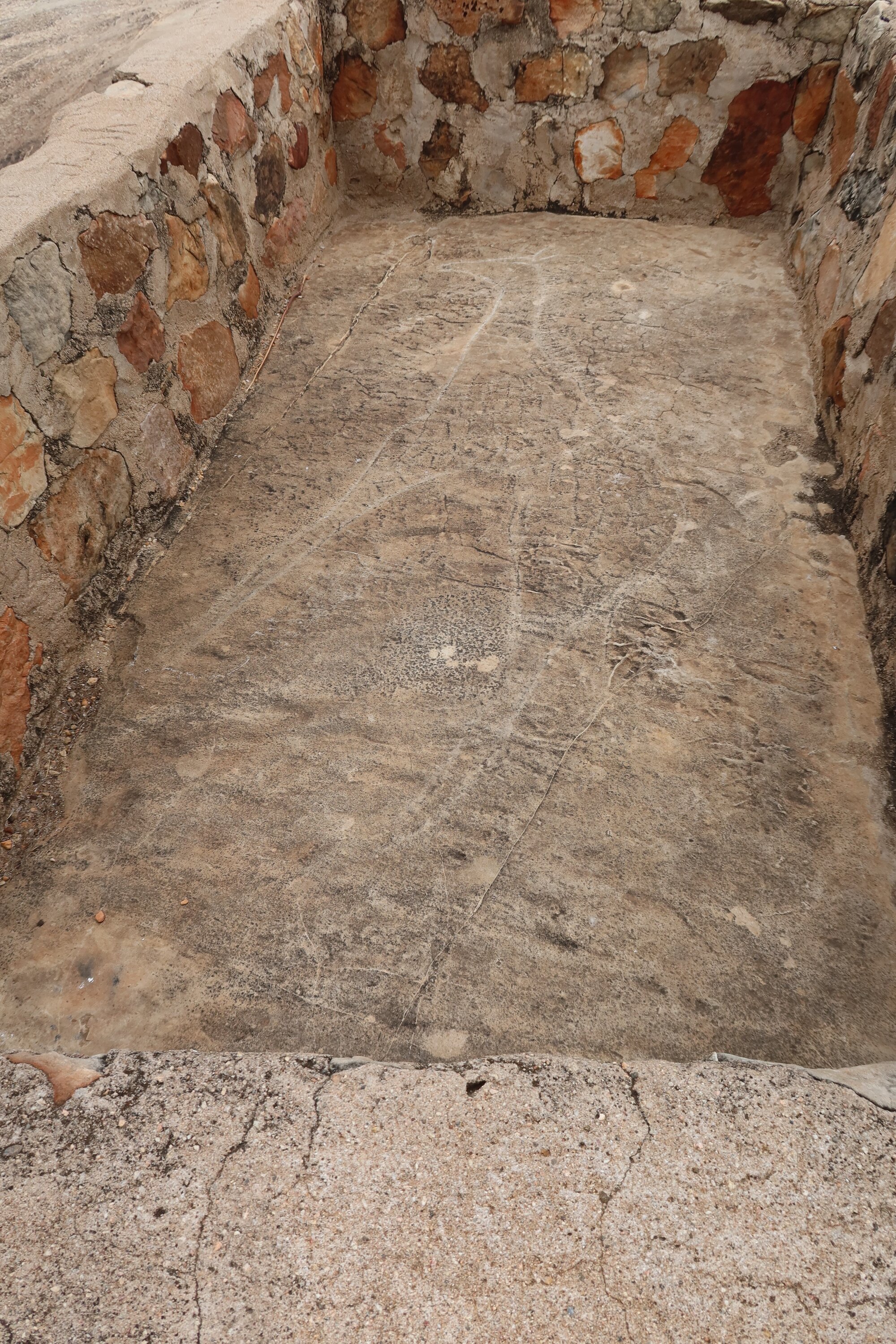 Mtetengwe petroglyph site giraffe 2021.10 (3).jpeg