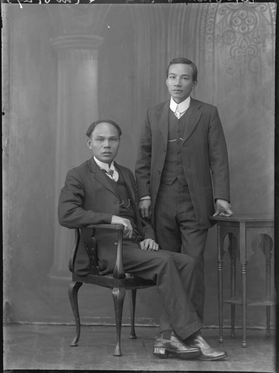 Photograph of the brothers Ah Chew (3) on left and Ah Ling (1) on right