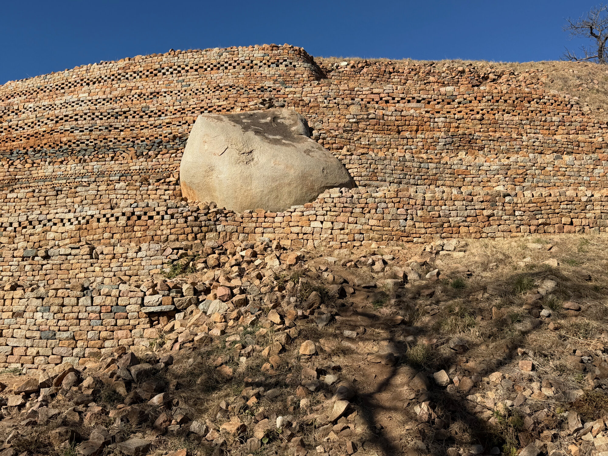2028 A2 G001 (Khami Ruins) 2026-7-27_018