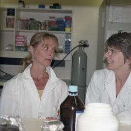 57025P - Left - Dr Catherine Arrese Animal Biology & Right - Professor Lyn Beazley