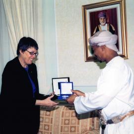 62081P - Visit of Professor Margaret Seares DVC to Sultan Qaboos University - 2004