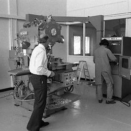 7889P - Associate Professor John Wager - Workshop showing the uses of robotics in industry