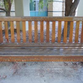 62707P - UWA Benches Project - KING : Professor GORDON & Dr MARY KING - Medical Educator in 3 Continents. - OHCWA - Close Up