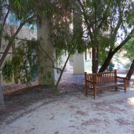 62710P - UWA Benches Project - KING : Professor GORDON & Dr MARY KING - Medical Educator in 3 Continents. - OHCWA - Distant View