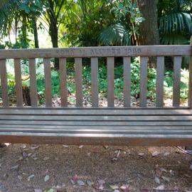62723P - UWA Benches Project - ALLTREE : IN MEMORY OF RONA M. ALLTREE 1986 - Tropical Grove - Close Up