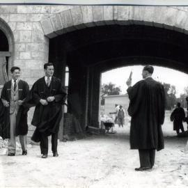 5812P - Male students in academic gowns at Great Gate under construction - Workers in background - 1931 / 1932
