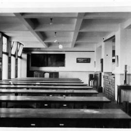 5956P - Interior of Geology Classroom - Natural Sciences Building - Crawley (Park Avenue site) - circa 1926