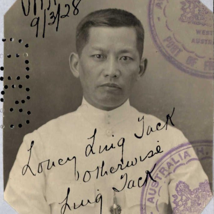 LOUEY LING TACK