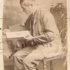 Lee Hong (2) in 1902 side view