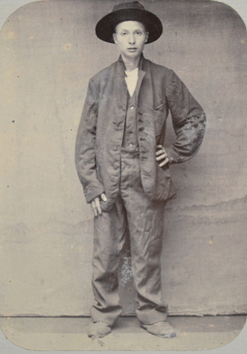 Ah Tip, pictured on his Certificate to return to the colony (source: State Records Office, S675, Cons 752, 1901-2248).