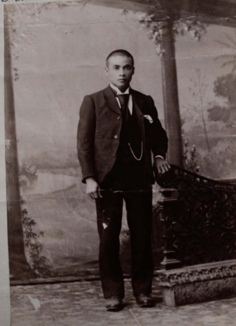 AH YUN (2), 1900, taken from his immigration certificate. Courtesy State Records Office WA: S675 and Cons 527 , 1900/0383