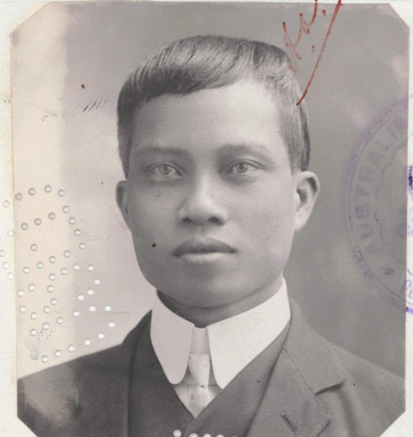Lee You pictured around the age of 29 in 1911 on his Certificate Exempting him from the Dictation Test (source: National Archives, K1145, 1911/118).