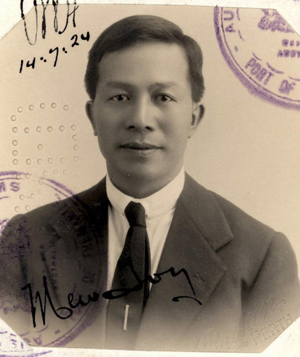 Mew Toy pictured around the age of 42 on his Certificate Exempting him from the Dictation Test (source: National Archives, K1145, 1924/68).