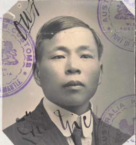 Tie Yick pictured in 1914 on his Certificate for Exemption from the Dictation Test (source: National Archives, K1145, 1914/114)