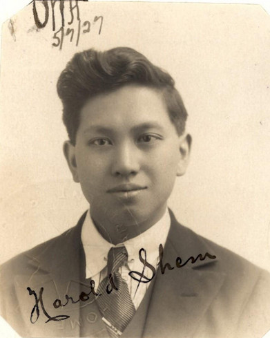 Harold Shem pictured around the age of 32 in 1927 on his Certificate Exempting him from the Dictation Test (source: National Archives, K1145, 1927/77).