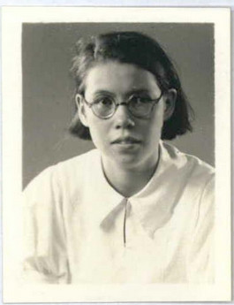 Edna Ming, pictured in 1934 (source: National Archives of Australia, PP4/2, 1936/451, Item ID: 4317455).