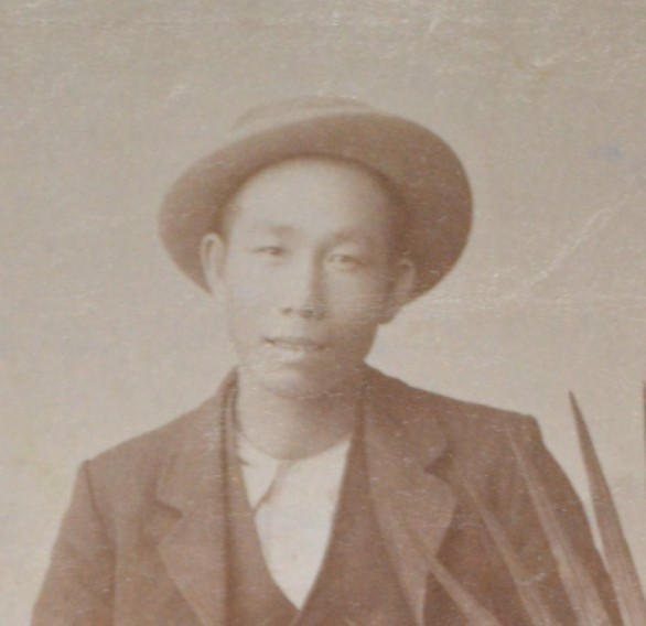 Sun Lee (3) aged 38 in 1900 from his CEDT paperwork (source: SRO CSO 1900/515)