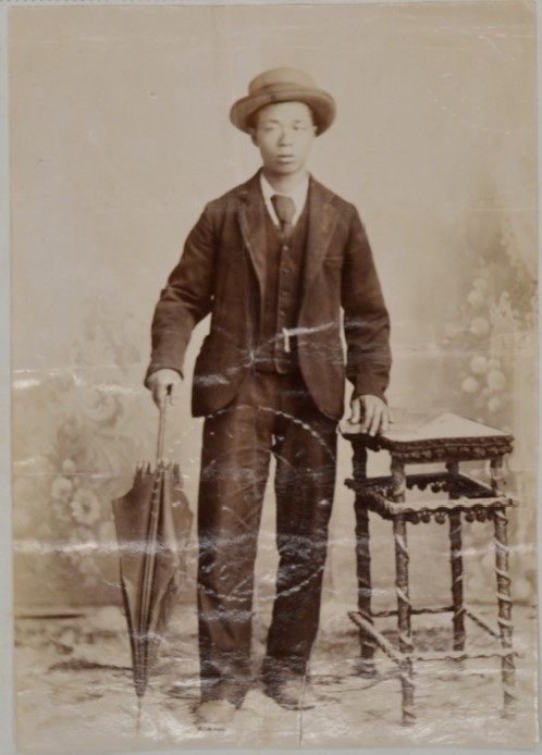 Ah May, 1900, taken from hi immigration certificate. Courtesy State Records Office WA: S675, Cons 527, 1900/589